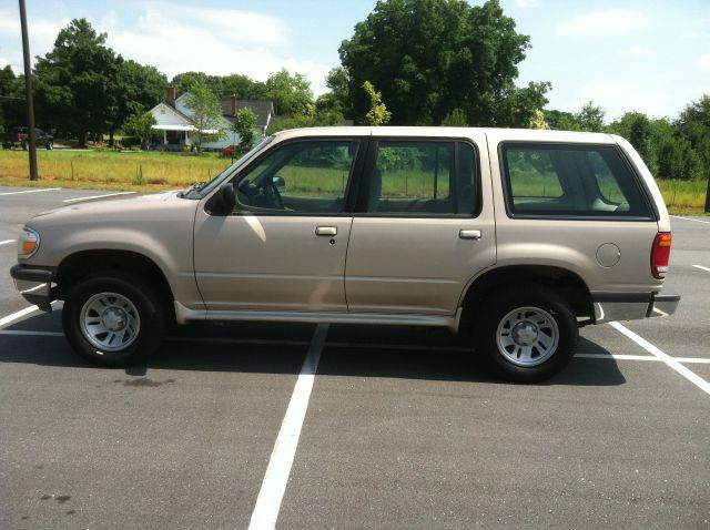 Ford Explorer 1998 photo 4