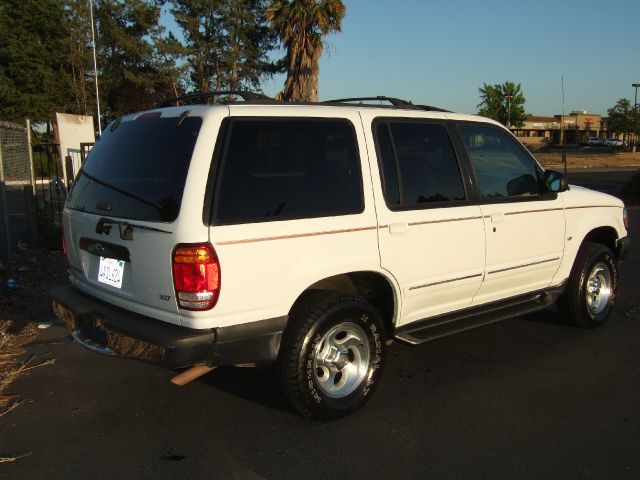 Ford Explorer 1998 photo 1