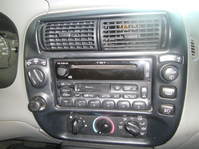 Ford Explorer 1998 photo 12
