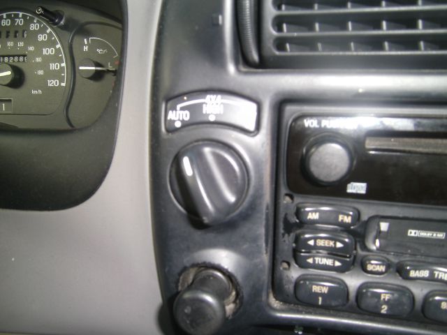 Ford Explorer 1998 photo 4