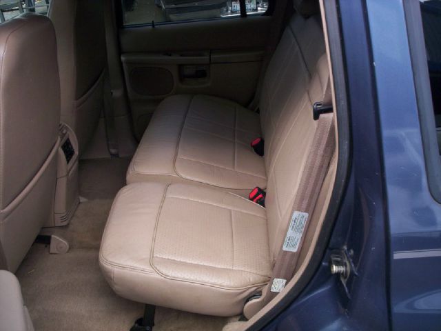 Ford Explorer SLT Mega Cab 4WD SUV