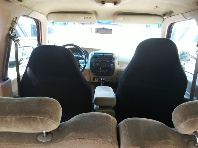 Ford Explorer SLT 15 SUV