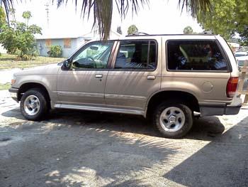 Ford Explorer ESi Sport Utility