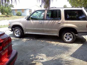 Ford Explorer 1998 photo 4