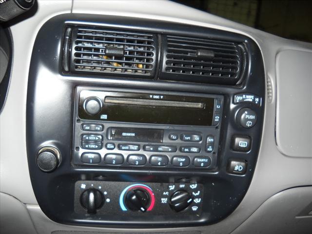 Ford Explorer 1998 photo 4