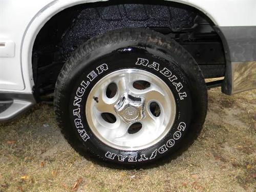 Ford Explorer 1999 photo 3