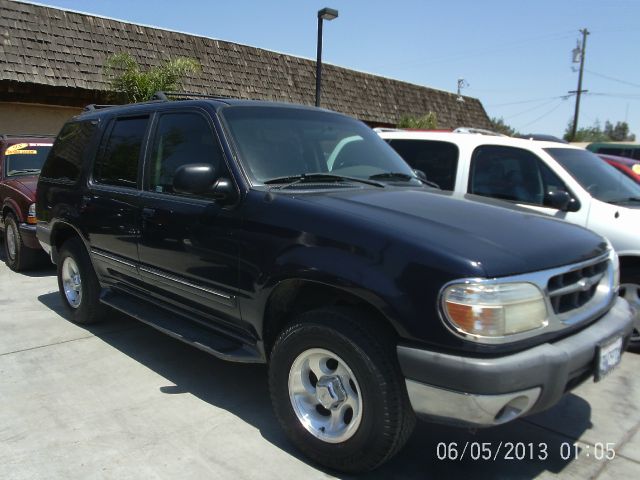 Ford Explorer Crew Cab Short Box 2-wheel Drive SLE SUV