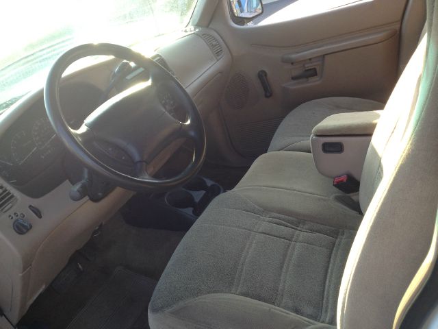 Ford Explorer Crew Cab Short Box 2-wheel Drive SLE SUV