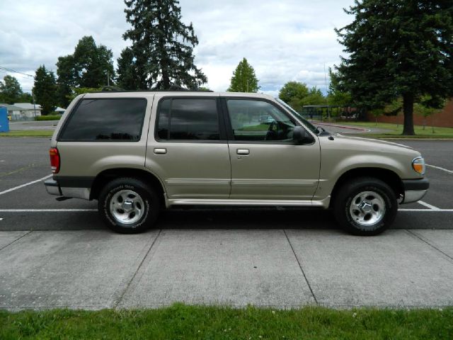 Ford Explorer 1999 photo 4