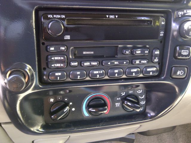 Ford Explorer 1999 photo 1