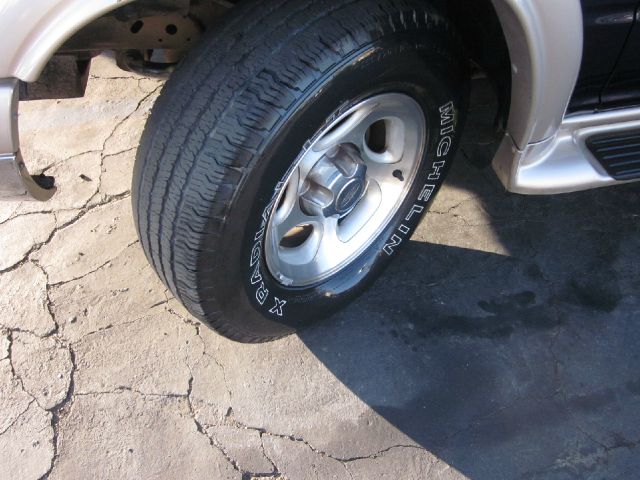 Ford Explorer 1999 photo 3