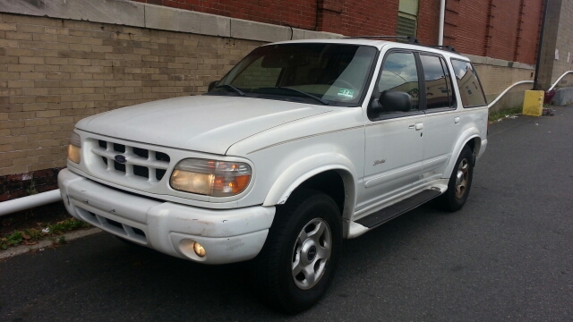Ford Explorer 1999 photo 1
