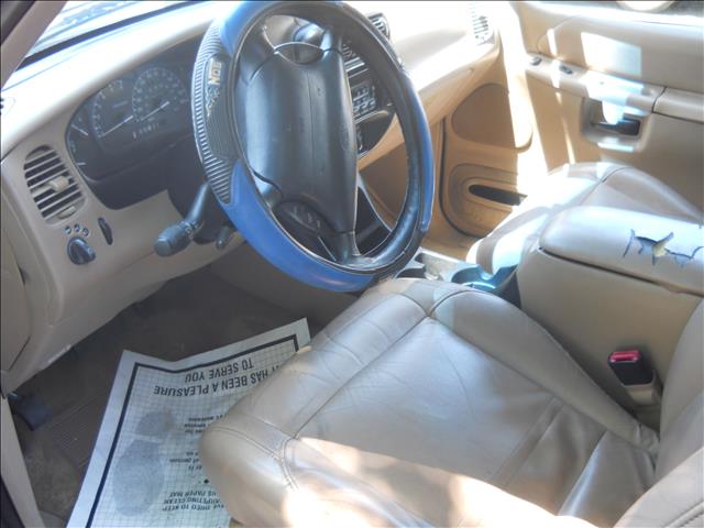 Ford Explorer 1999 photo 1