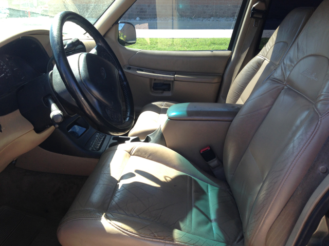 Ford Explorer 1999 photo 2