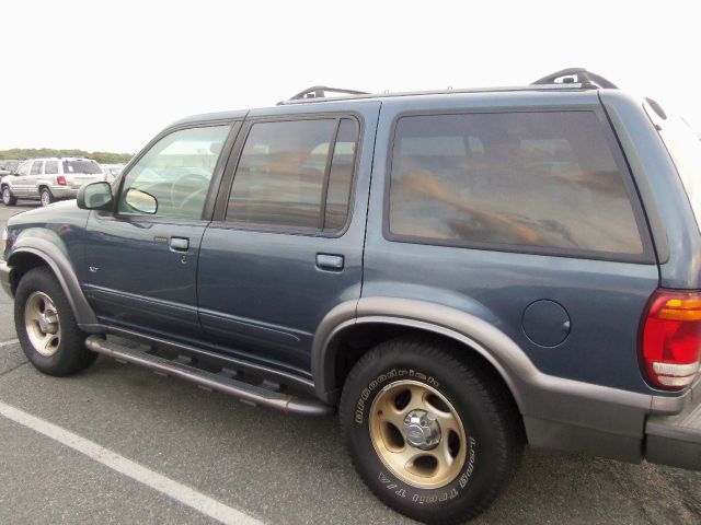Ford Explorer 1999 photo 1