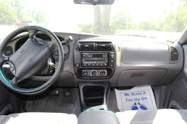 Ford Explorer 2000 photo 1