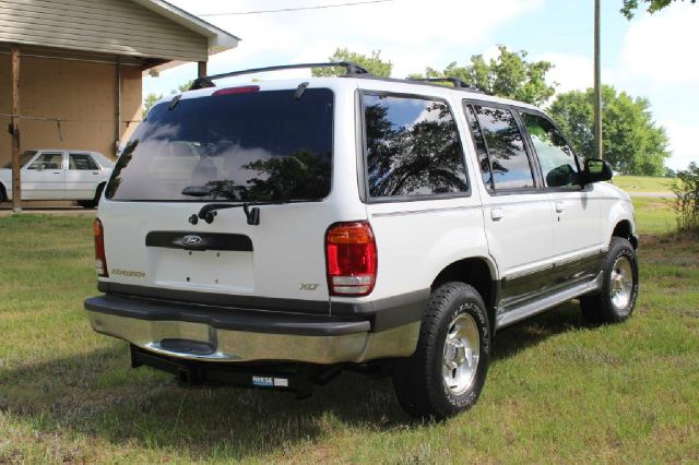 Ford Explorer 2000 photo 3