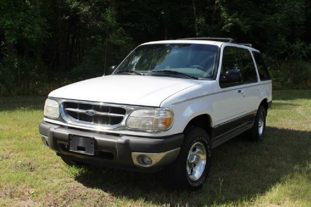 Ford Explorer 2000 photo 4
