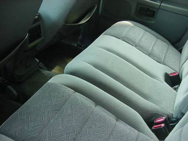 Ford Explorer 2000 photo 3