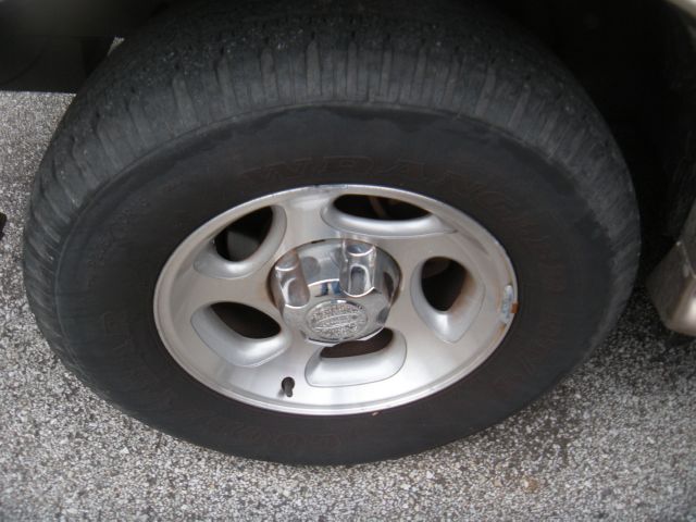 Ford Explorer 2000 photo 7