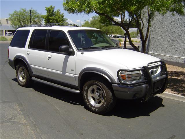 Ford Explorer 2000 photo 4