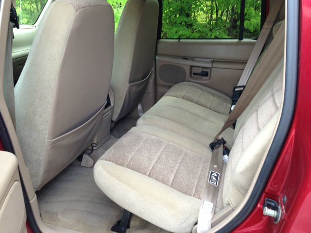 Ford Explorer 2000 photo 5