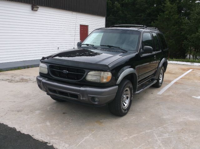 Ford Explorer 2000 photo 1