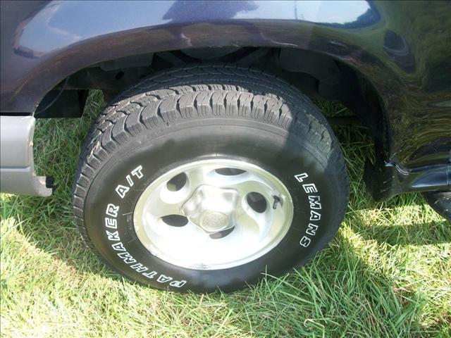 Ford Explorer 2000 photo 4