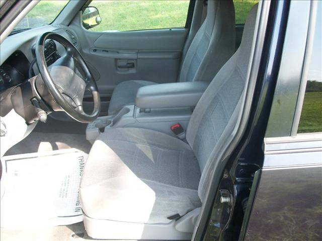 Ford Explorer 2000 photo 5