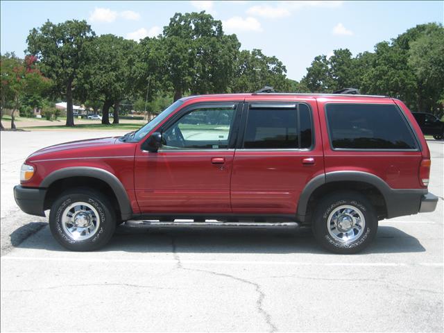 Ford Explorer 2000 photo 1