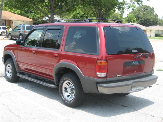 Ford Explorer 2000 photo 2