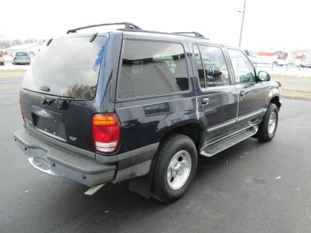 Ford Explorer 2000 photo 1