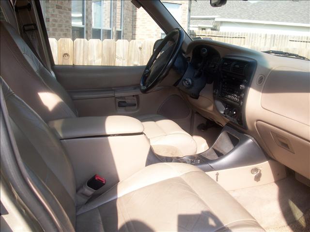 Ford Explorer 2000 photo 1