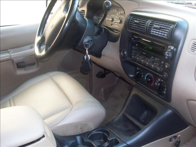 Ford Explorer 2000 photo 3