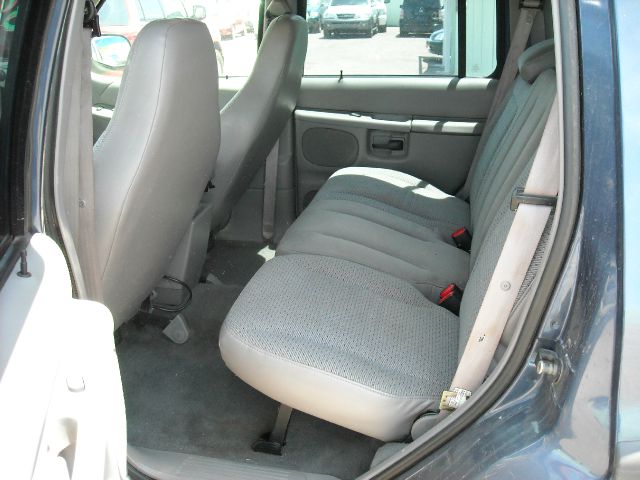 Ford Explorer 2000 photo 8