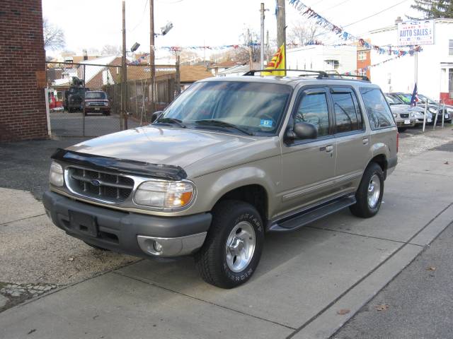 Ford Explorer 2000 photo 1