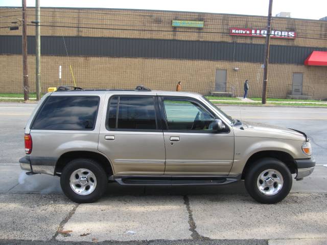 Ford Explorer 2000 photo 5