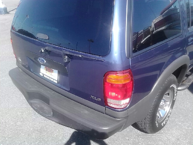 Ford Explorer 2000 photo 4