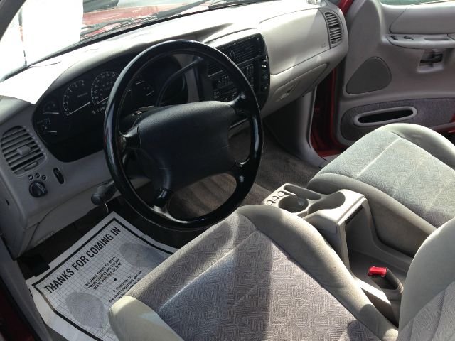 Ford Explorer 2000 photo 1