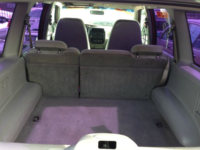 Ford Explorer 2000 photo 2