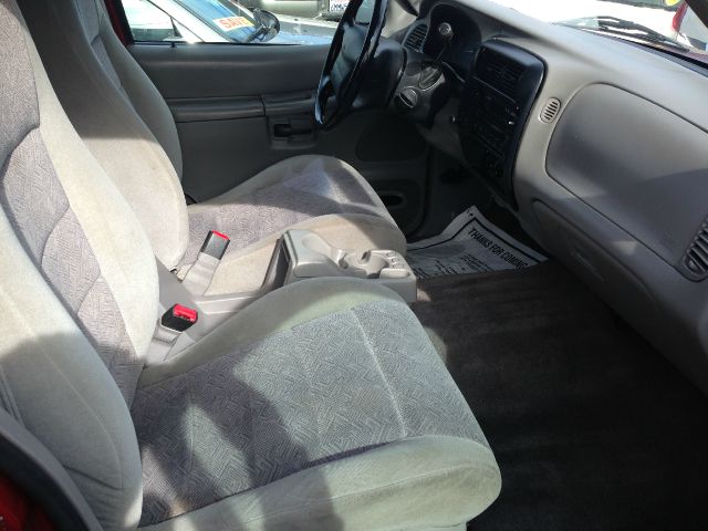 Ford Explorer 2000 photo 3