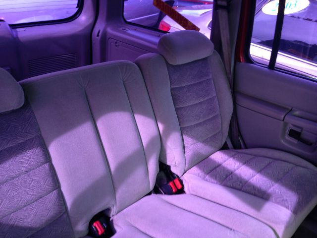 Ford Explorer 2000 photo 9