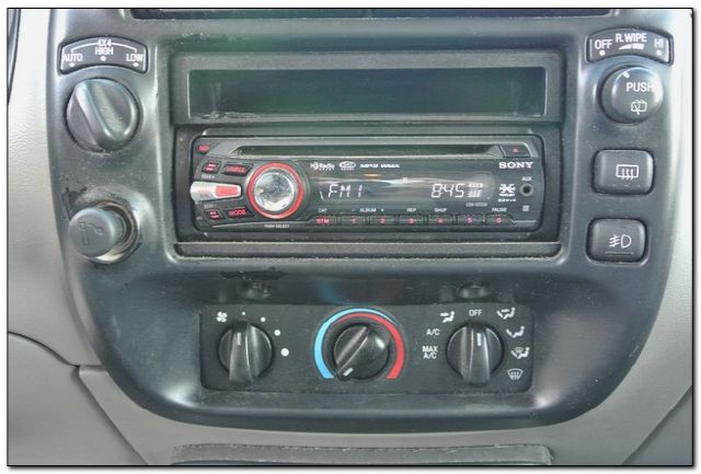 Ford Explorer 2000 photo 11