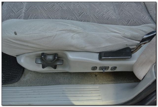 Ford Explorer 2000 photo 13