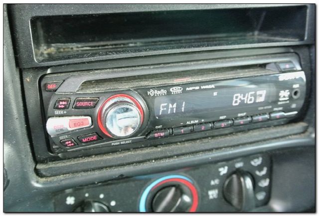 Ford Explorer 2000 photo 6