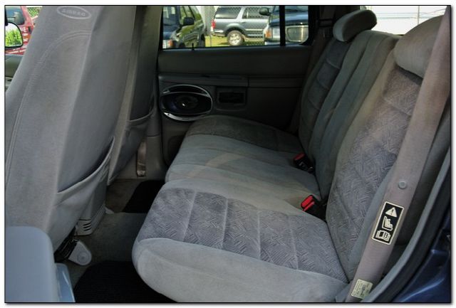 Ford Explorer 2000 photo 8
