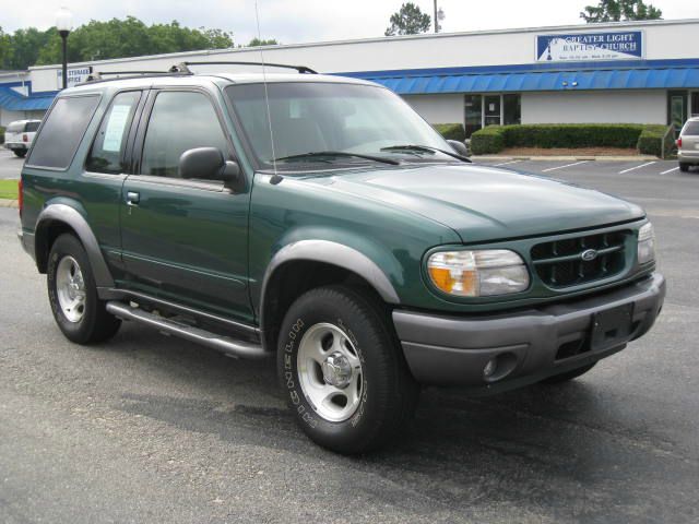 Ford Explorer 2000 photo 2