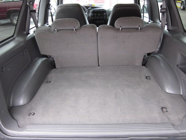 Ford Explorer 2000 photo 2