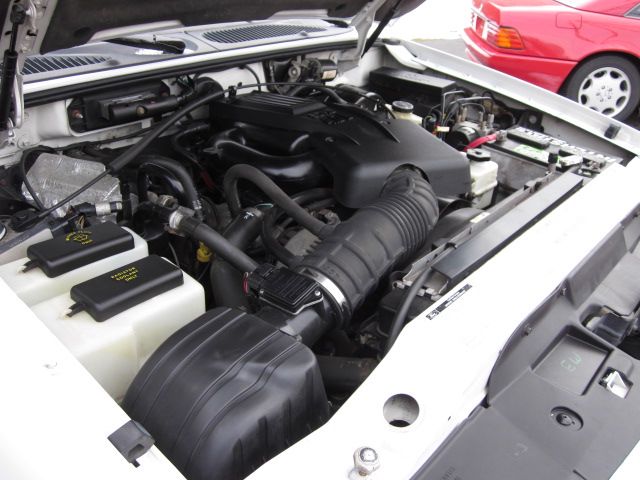 Ford Explorer 2000 photo 4