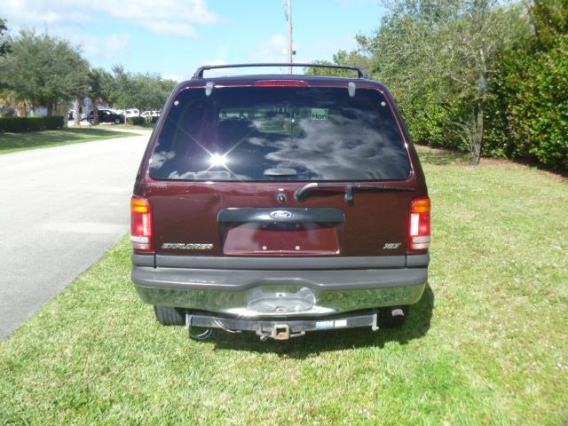 Ford Explorer 2000 photo 3